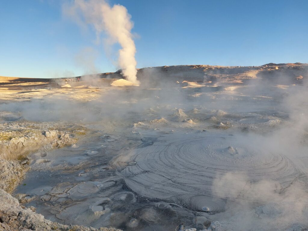 geyser sol de manana, uyuni, bolivia