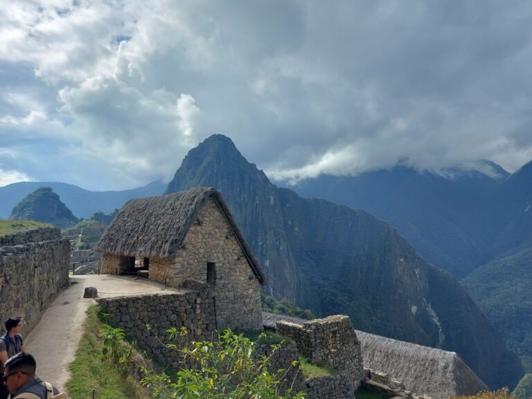 Colectivo Cusco to Ollantaytambo: The Ultimate Guide (2024)